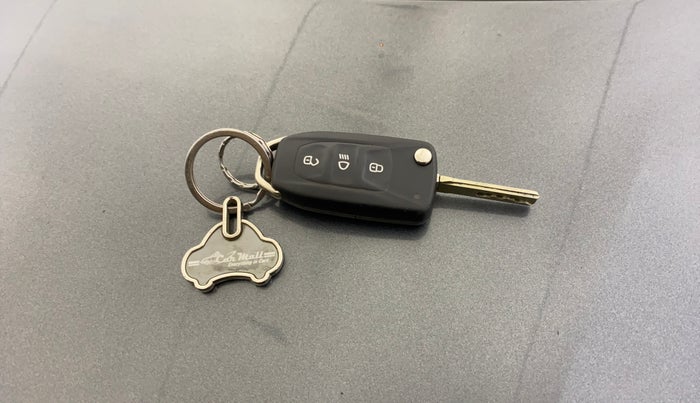 2022 Tata Tiago XT (O) PETROL, Petrol, Manual, 56,766 km, Key Close Up