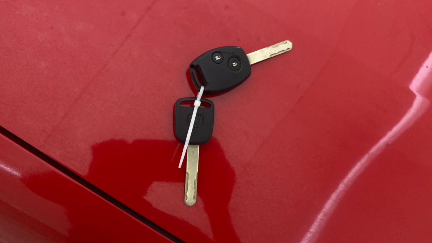 2016 Honda Brio S MT, Petrol, Manual, 77,880 km, Key Close Up