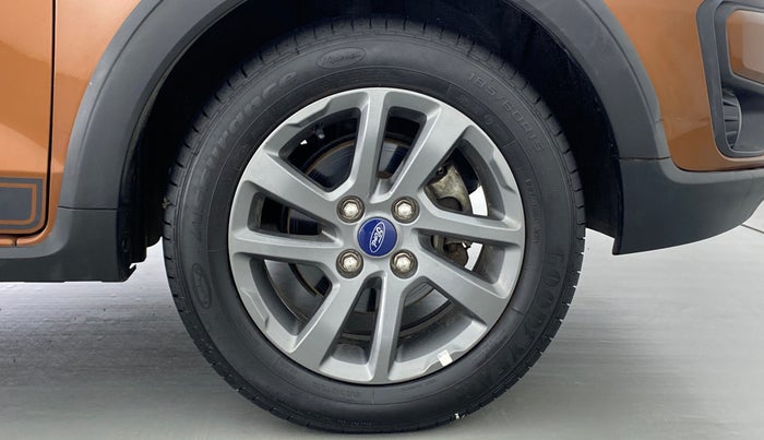 2020 Ford FREESTYLE TITANIUM + 1.2 TI-VCT, Petrol, Manual, 11,102 km, Right Front Wheel