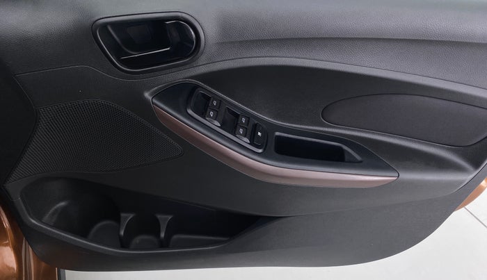 2020 Ford FREESTYLE TITANIUM + 1.2 TI-VCT, Petrol, Manual, 11,102 km, Driver Side Door Panels Control