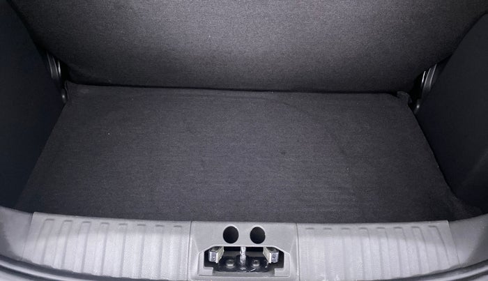 2020 Ford FREESTYLE TITANIUM + 1.2 TI-VCT, Petrol, Manual, 11,102 km, Boot Inside