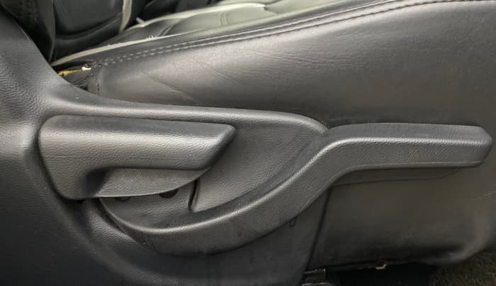 2018 Honda BR-V 1.5L I-VTEC S, Petrol, Manual, 64,551 km, Driver Side Adjustment Panel