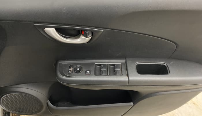 2018 Honda BR-V 1.5L I-VTEC S, Petrol, Manual, 64,551 km, Driver Side Door Panels Control