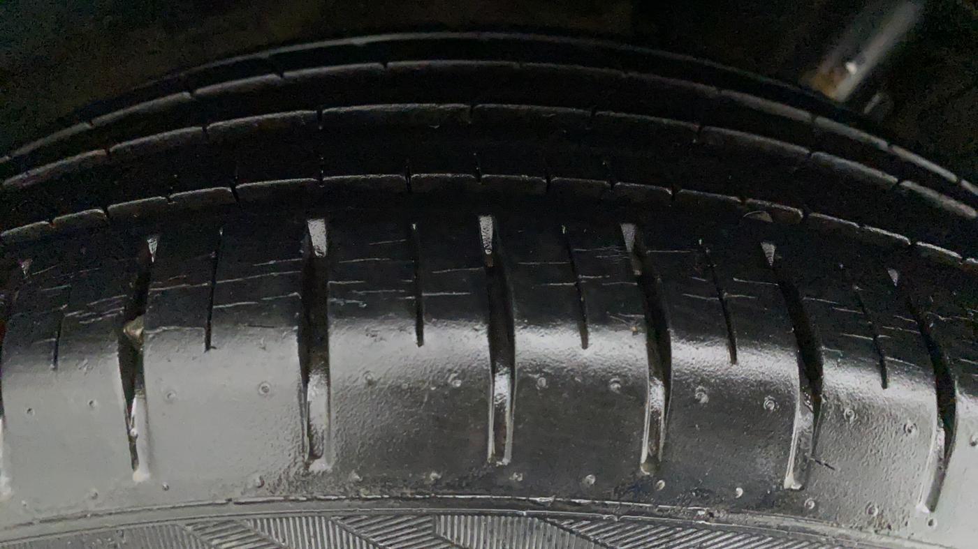 2017 Maruti Baleno ZETA PETROL 1.2, Petrol, Manual, 12,624 km, Right Rear Tyre Tread