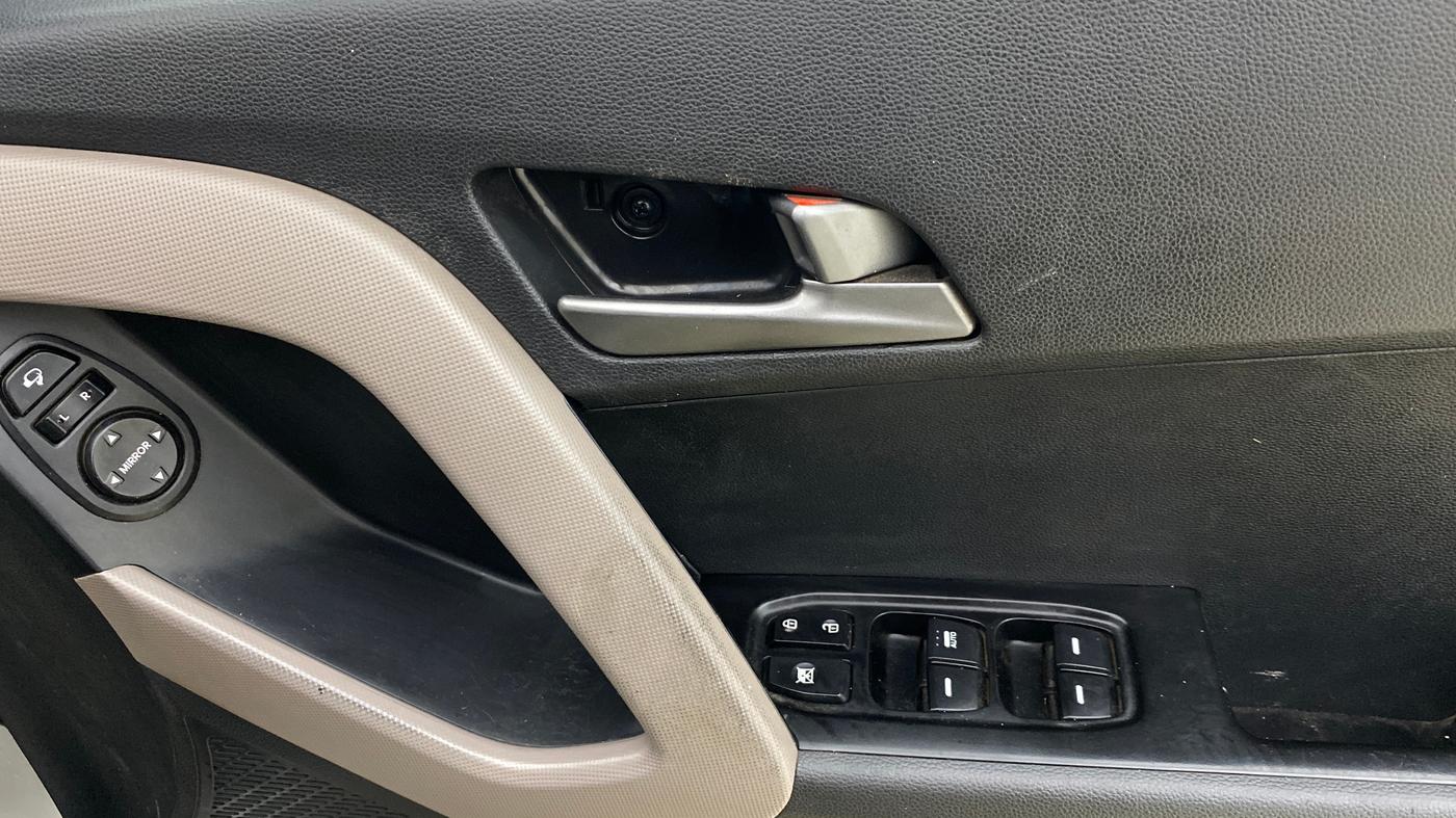 2017 Hyundai Creta SX PLUS AT 1.6 PETROL, Petrol, Automatic, 74,195 km, Driver Side Door Panels Control