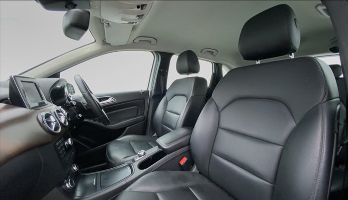 2013 Mercedes Benz B Class B 180 STYLE, Diesel, Automatic, 37,962 km, Right Side Front Door Cabin