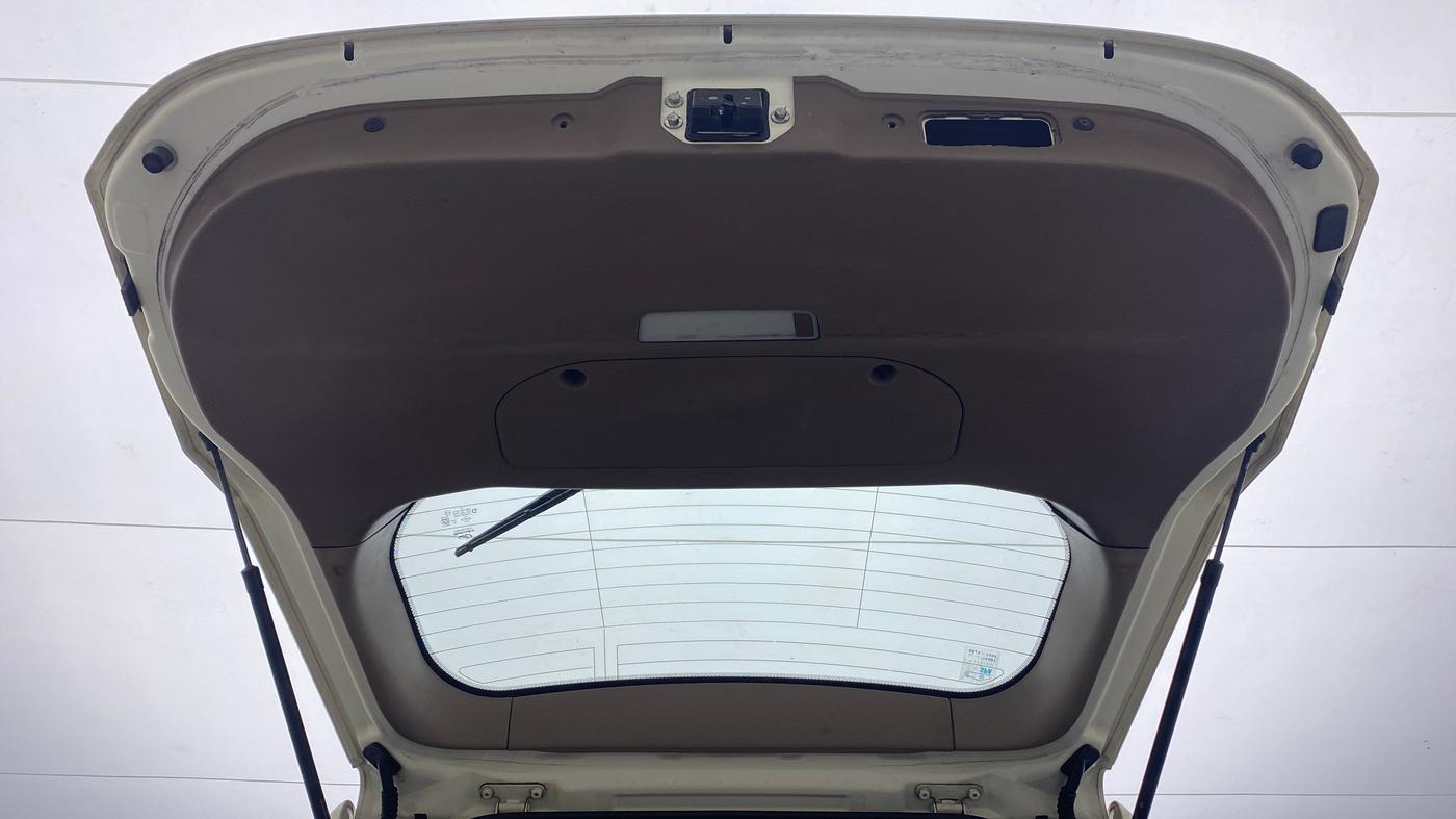 2012 Mahindra XUV500 W8 FWD, Diesel, Manual, 74,937 km, Boot Door Open