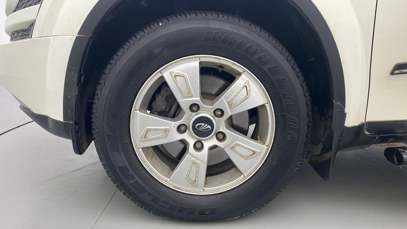 2012 Mahindra XUV500 W8 FWD, Diesel, Manual, 74,937 km, Left Front Wheel