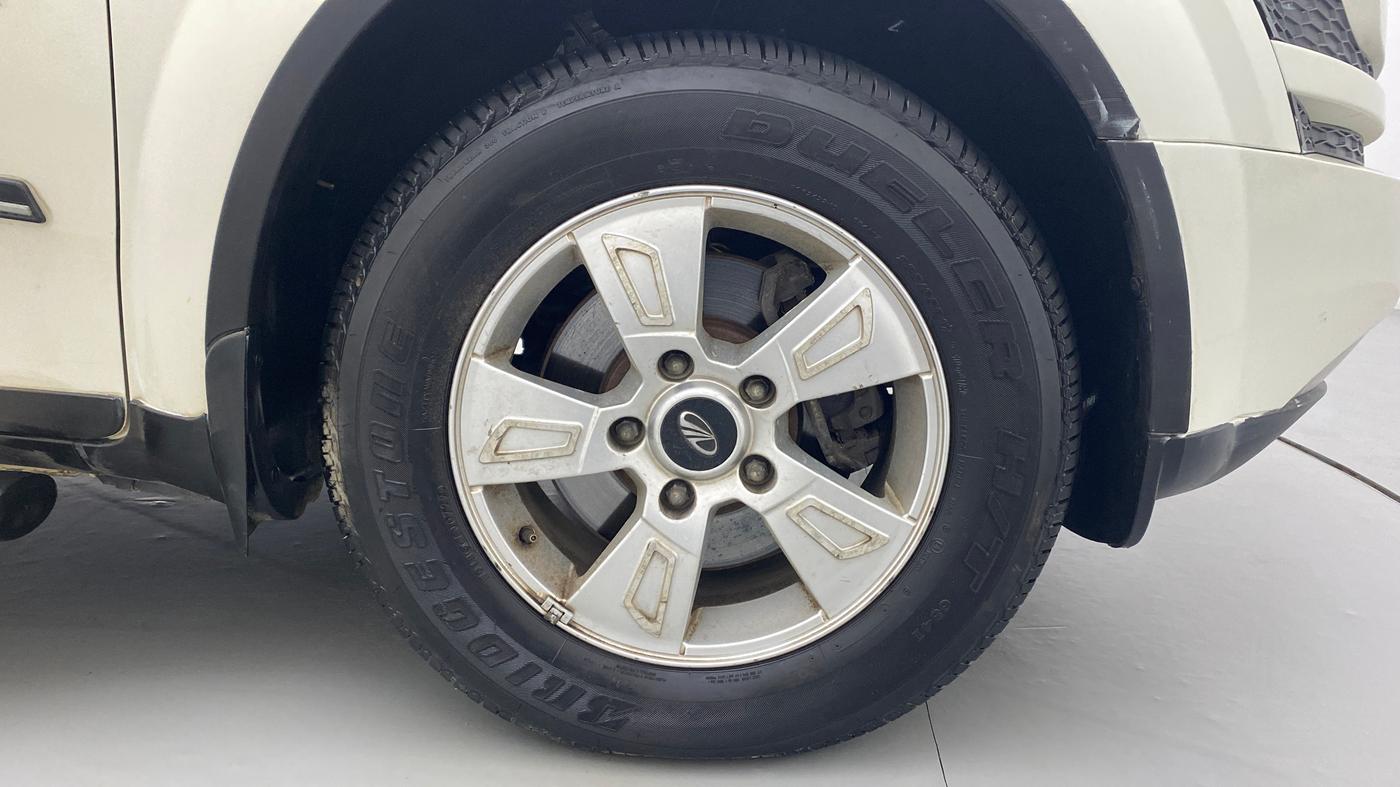 2012 Mahindra XUV500 W8 FWD, Diesel, Manual, 74,937 km, Right Front Wheel