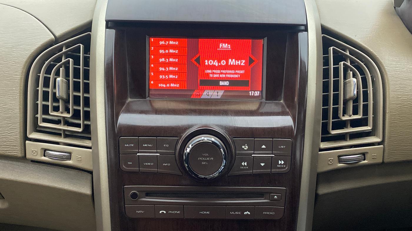 2012 Mahindra XUV500 W8 FWD, Diesel, Manual, 74,937 km, Infotainment System