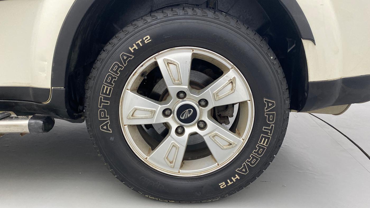 2012 Mahindra XUV500 W8 FWD, Diesel, Manual, 74,937 km, Left Rear Wheel