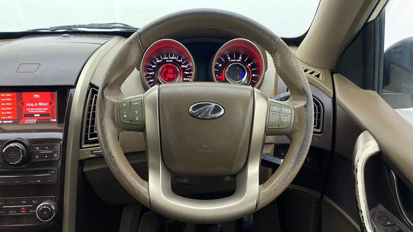 2012 Mahindra XUV500 W8 FWD, Diesel, Manual, 74,937 km, Steering Wheel Close Up