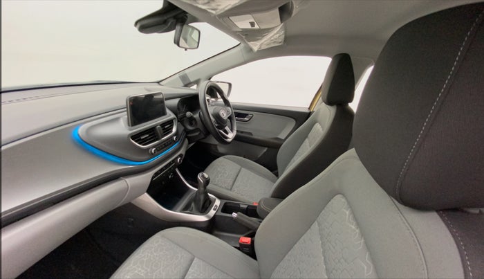 2020 Tata ALTROZ XZ PETROL, Petrol, Manual, 25,421 km, Right Side Front Door Cabin