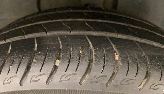 2020 Tata ALTROZ XZ PETROL, Petrol, Manual, 25,421 km, Left Rear Tyre Tread