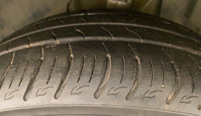 2020 Tata ALTROZ XZ PETROL, Petrol, Manual, 25,421 km, Left Front Tyre Tread