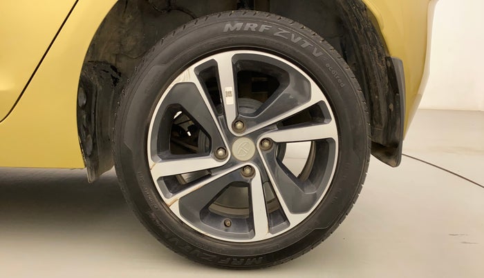 2020 Tata ALTROZ XZ PETROL, Petrol, Manual, 25,421 km, Left Rear Wheel