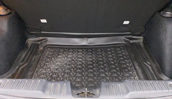 2020 Tata ALTROZ XZ PETROL, Petrol, Manual, 25,421 km, Boot Inside