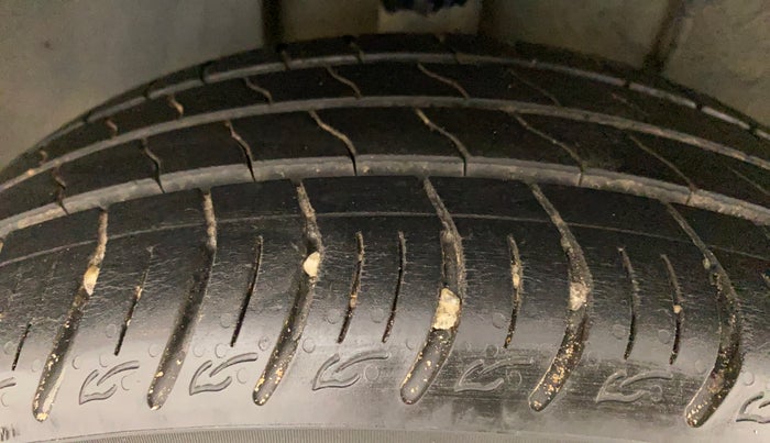2020 Tata ALTROZ XZ PETROL, Petrol, Manual, 25,421 km, Right Rear Tyre Tread