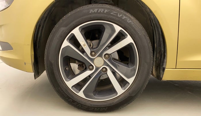 2020 Tata ALTROZ XZ PETROL, Petrol, Manual, 25,421 km, Left Front Wheel