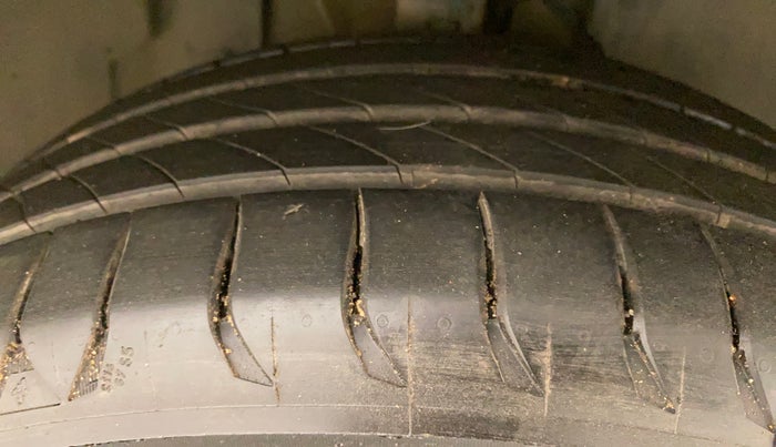 2020 Tata ALTROZ XZ PETROL, Petrol, Manual, 25,421 km, Right Front Tyre Tread