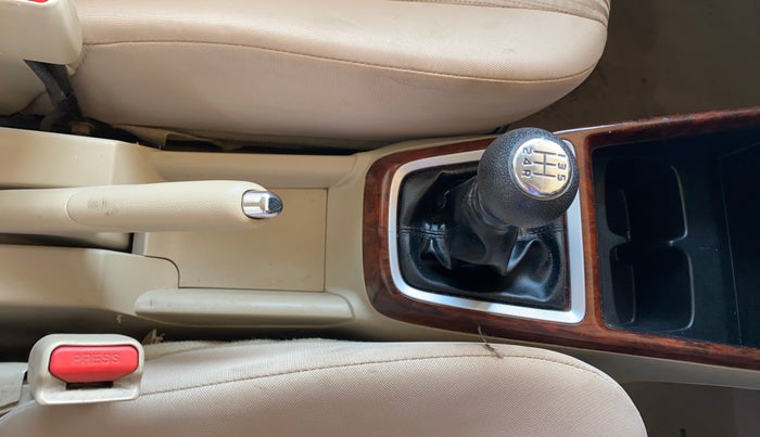 2019 Maruti Dzire VXI, Petrol, Manual, 64,862 km, Gear Lever