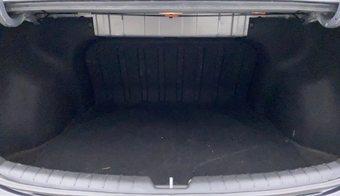 2017 Hyundai Verna 1.6 SX VTVT, Petrol, Manual, 25,013 km, Boot Inside