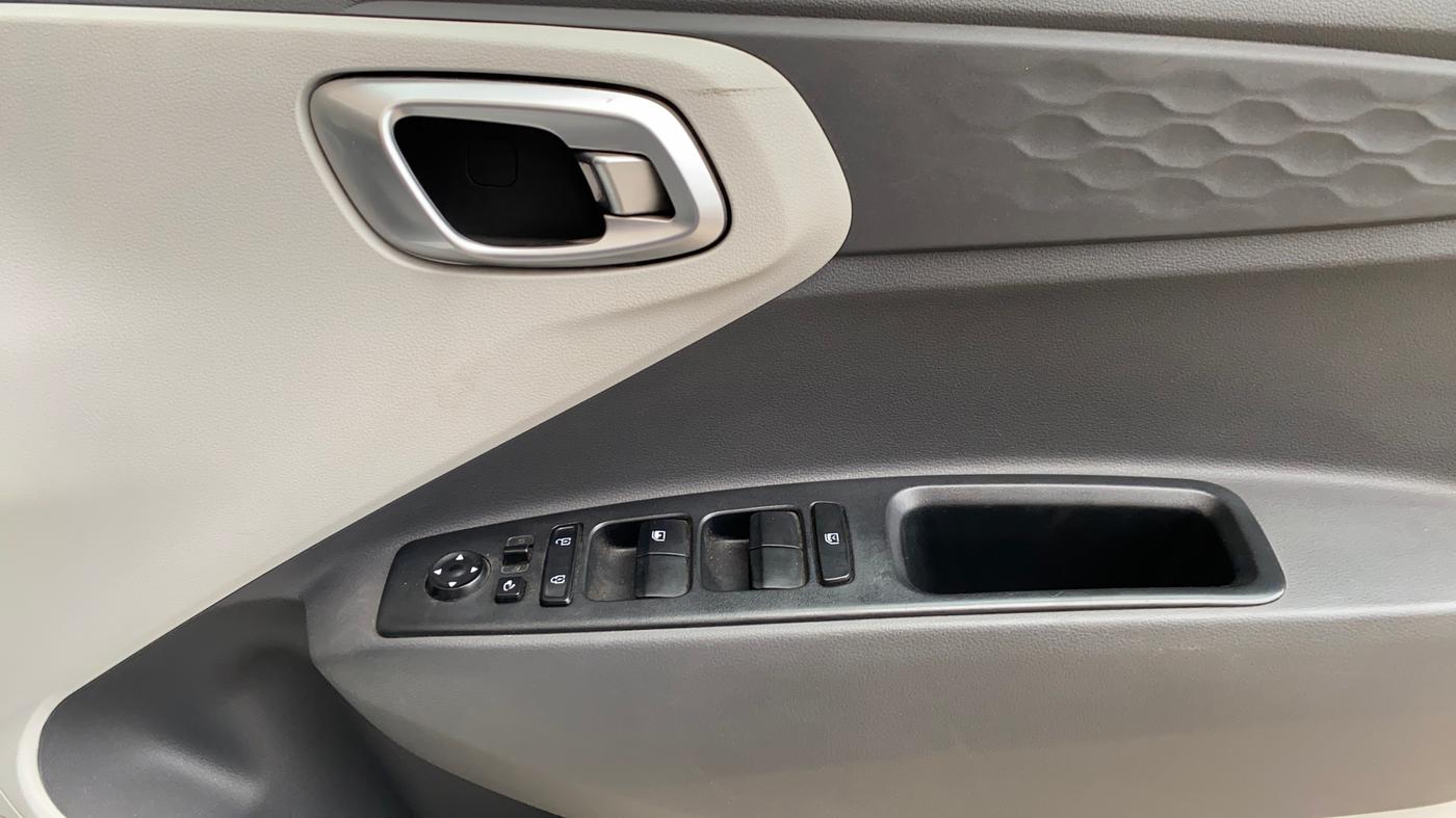 2020 Hyundai GRAND I10 NIOS SPORTZ AMT 1.2 KAPPA VTVT, Petrol, Automatic, 44,052 km, Driver Side Door Panels Control