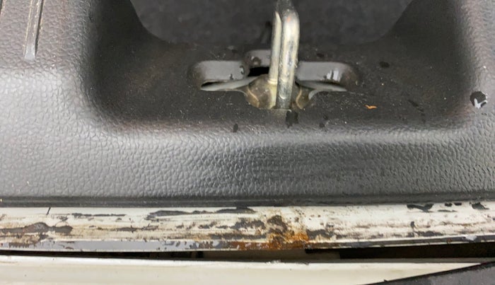 2020 Maruti Dzire ZXI Plus AMT, Petrol, Automatic, 33,008 km, Dicky (Boot door) - Minor rust Inside Panel