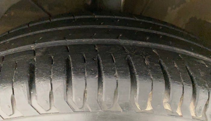 2020 Maruti Dzire ZXI Plus AMT, Petrol, Automatic, 33,008 km, Left Front Tyre Tread