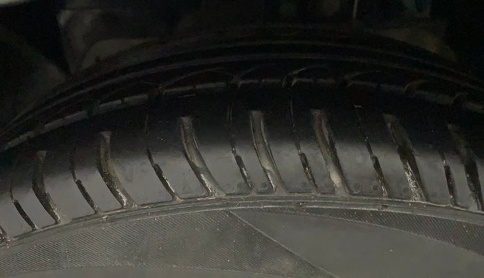 2018 Ford Figo Aspire TITANIUM1.5 DIESEL, Diesel, Manual, 94,223 km, Left Front Tyre Tread