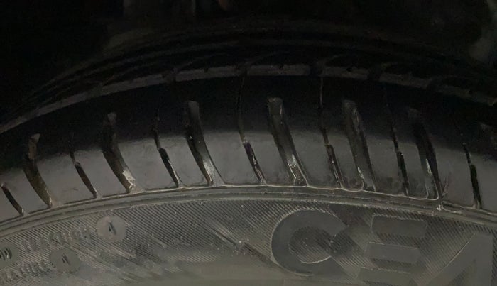 2018 Ford Figo Aspire TITANIUM1.5 DIESEL, Diesel, Manual, 94,223 km, Right Front Tyre Tread