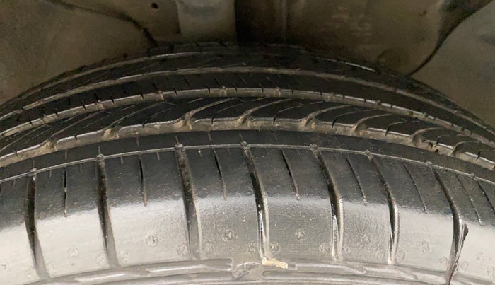 2017 Hyundai Creta E PLUS 1.6 PETROL, Petrol, Manual, 33,957 km, Right Front Tyre Tread