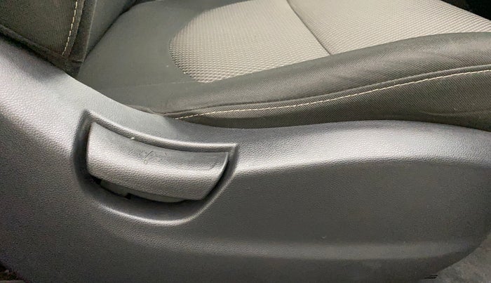 2017 Hyundai Creta E PLUS 1.6 PETROL, Petrol, Manual, 33,957 km, Driver Side Adjustment Panel