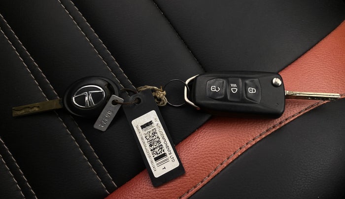 2019 Tata Tiago XZ PLUS PETROL, Petrol, Manual, 49,076 km, Key Close Up