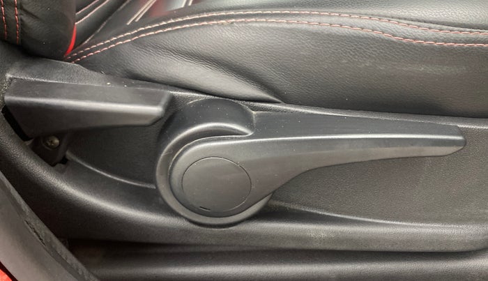 2019 Tata Tiago XZ PLUS PETROL, Petrol, Manual, 49,076 km, Driver Side Adjustment Panel