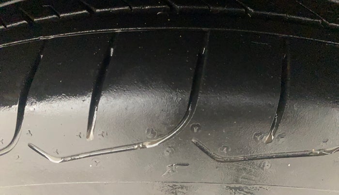 2017 Hyundai Creta SX PLUS 1.6 PETROL, Petrol, Manual, 1,19,062 km, Right Front Tyre Tread