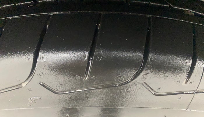 2017 Hyundai Creta SX PLUS 1.6 PETROL, Petrol, Manual, 1,19,062 km, Left Front Tyre Tread