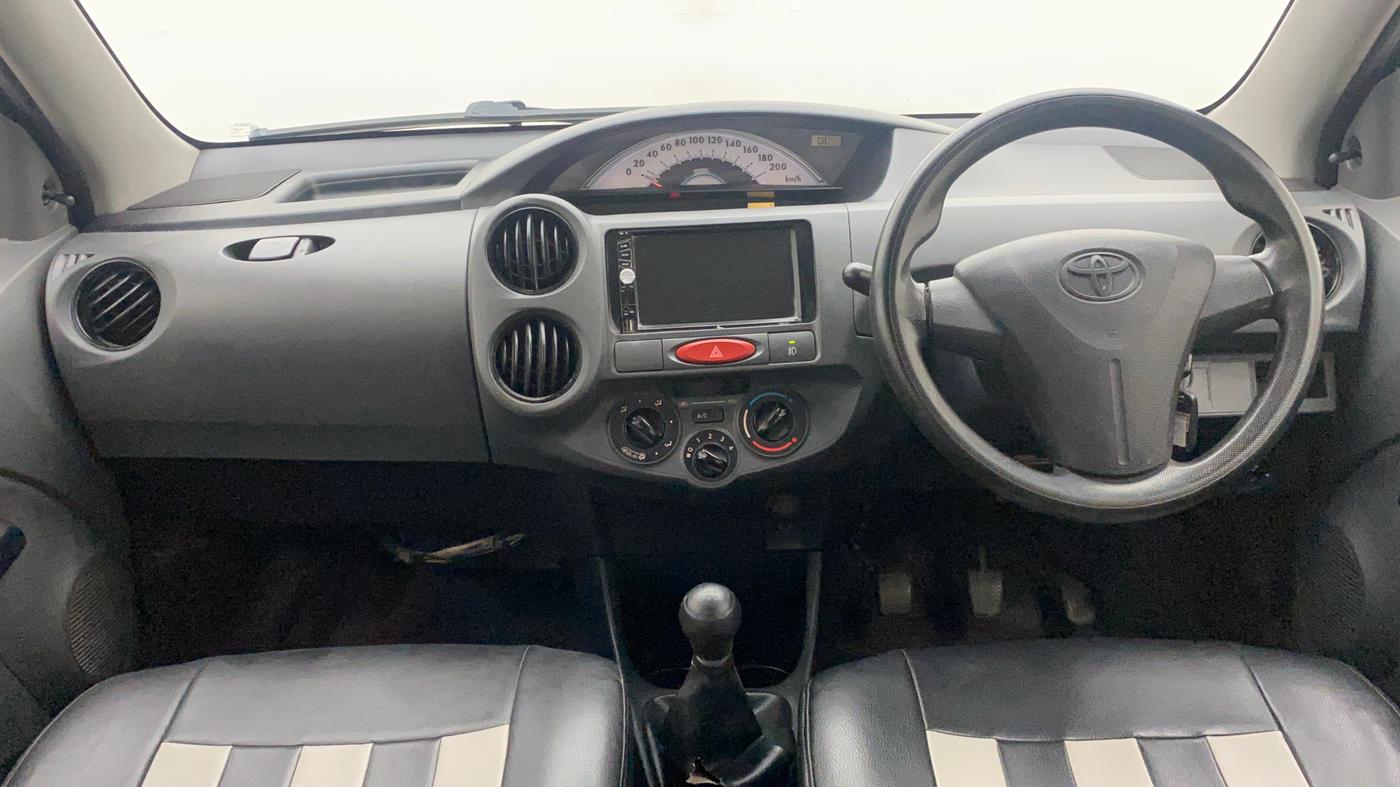 2012 Toyota Etios Liva G, Petrol, Manual, 1,27,764 km, Dashboard