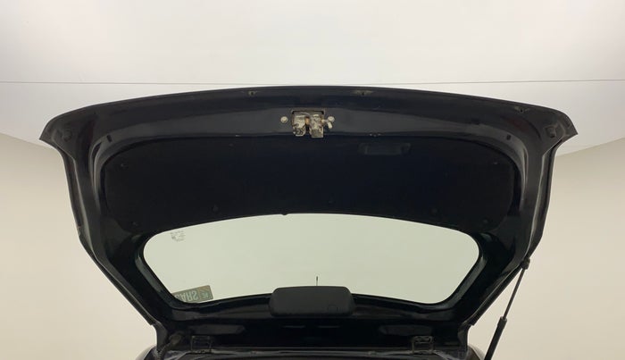 2012 Toyota Etios Liva G, Petrol, Manual, 1,27,764 km, Boot Door Open