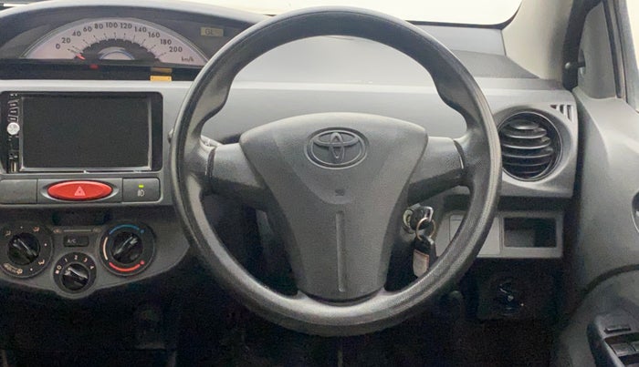 2012 Toyota Etios Liva G, Petrol, Manual, 1,27,764 km, Steering Wheel Close Up