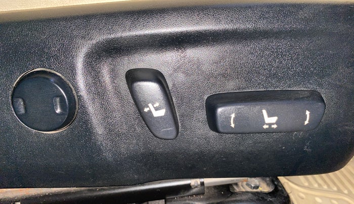 2017 Toyota Corolla Altis VL CVT PETROL, Petrol, Automatic, 65,501 km, Driver Side Adjustment Panel