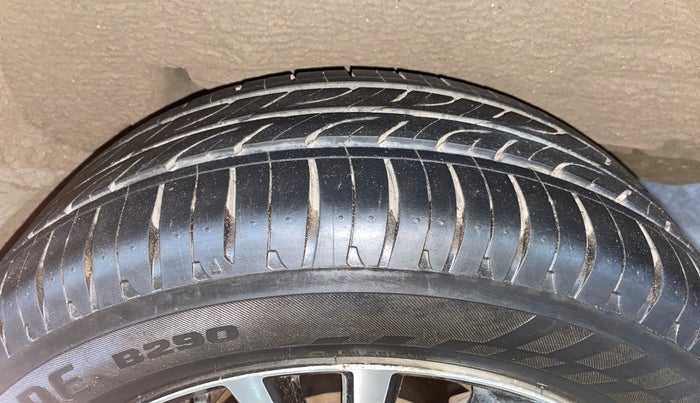 2017 Toyota Corolla Altis VL CVT PETROL, Petrol, Automatic, 65,501 km, Left Rear Tyre Tread