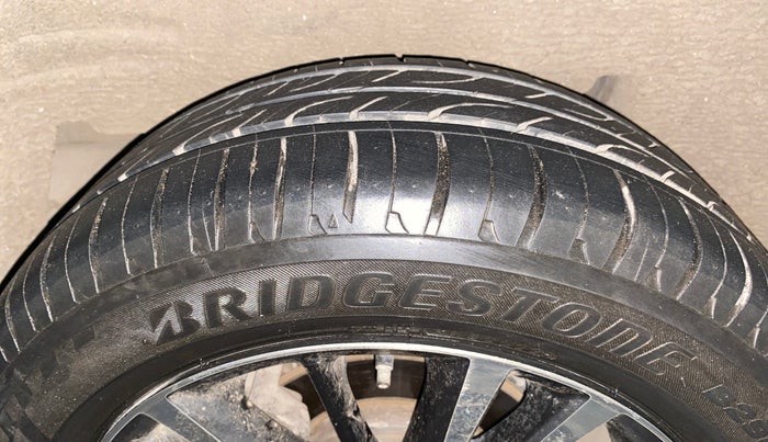 2017 Toyota Corolla Altis VL CVT PETROL, Petrol, Automatic, 65,501 km, Right Rear Tyre Tread