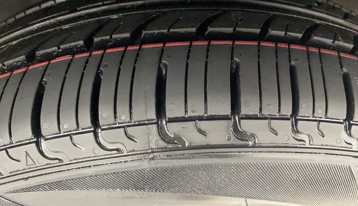 2021 Hyundai GRAND I10 NIOS SPORTZ 1.2 KAPPA VTVT, Petrol, Manual, 82,877 km, Left Rear Tyre Tread