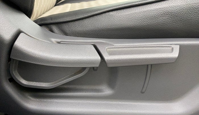 2021 Hyundai GRAND I10 NIOS SPORTZ 1.2 KAPPA VTVT, Petrol, Manual, 82,877 km, Driver Side Adjustment Panel