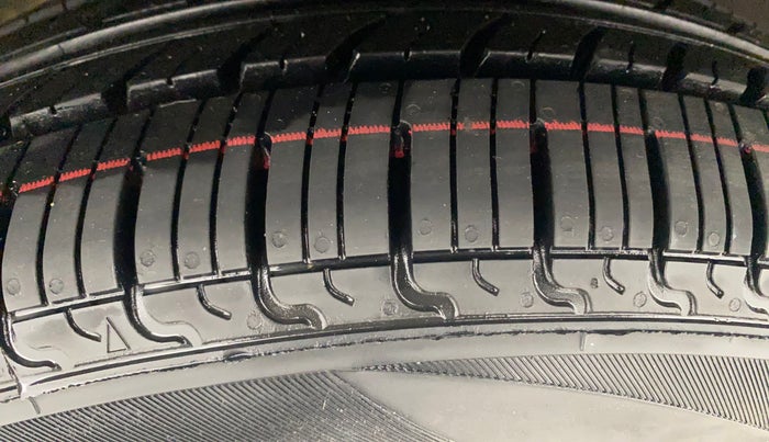 2021 Hyundai GRAND I10 NIOS SPORTZ 1.2 KAPPA VTVT, Petrol, Manual, 82,877 km, Right Rear Tyre Tread