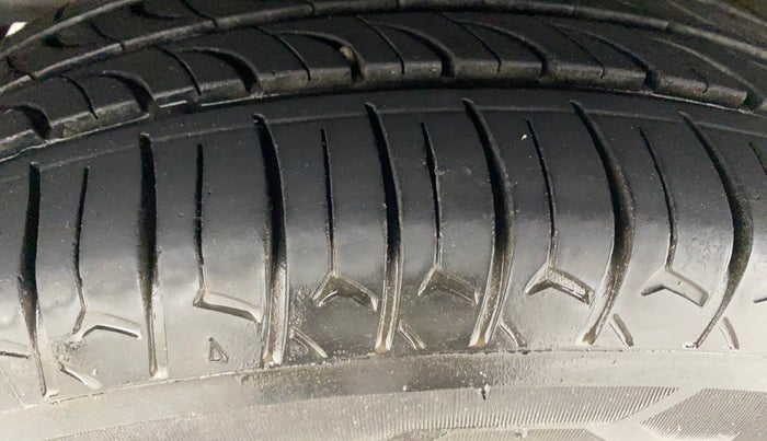 2021 Hyundai GRAND I10 NIOS SPORTZ 1.2 KAPPA VTVT, Petrol, Manual, 82,877 km, Left Front Tyre Tread