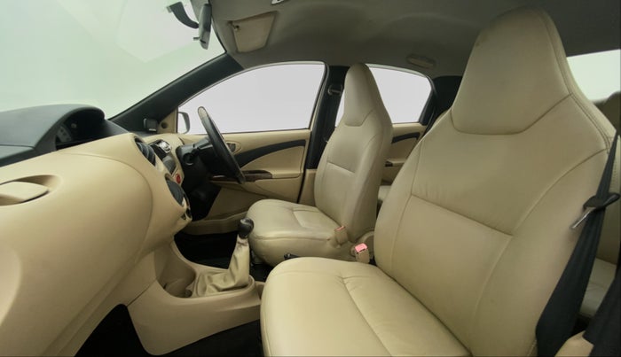 2011 Toyota Etios G, Petrol, Manual, 64,819 km, Right Side Front Door Cabin
