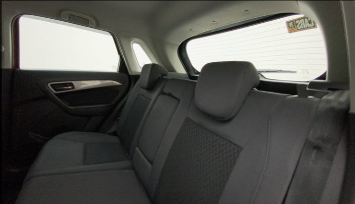 2016 Maruti Vitara Brezza ZDI PLUS DUAL TONE, Diesel, Manual, 55,290 km, Right Side Rear Door Cabin