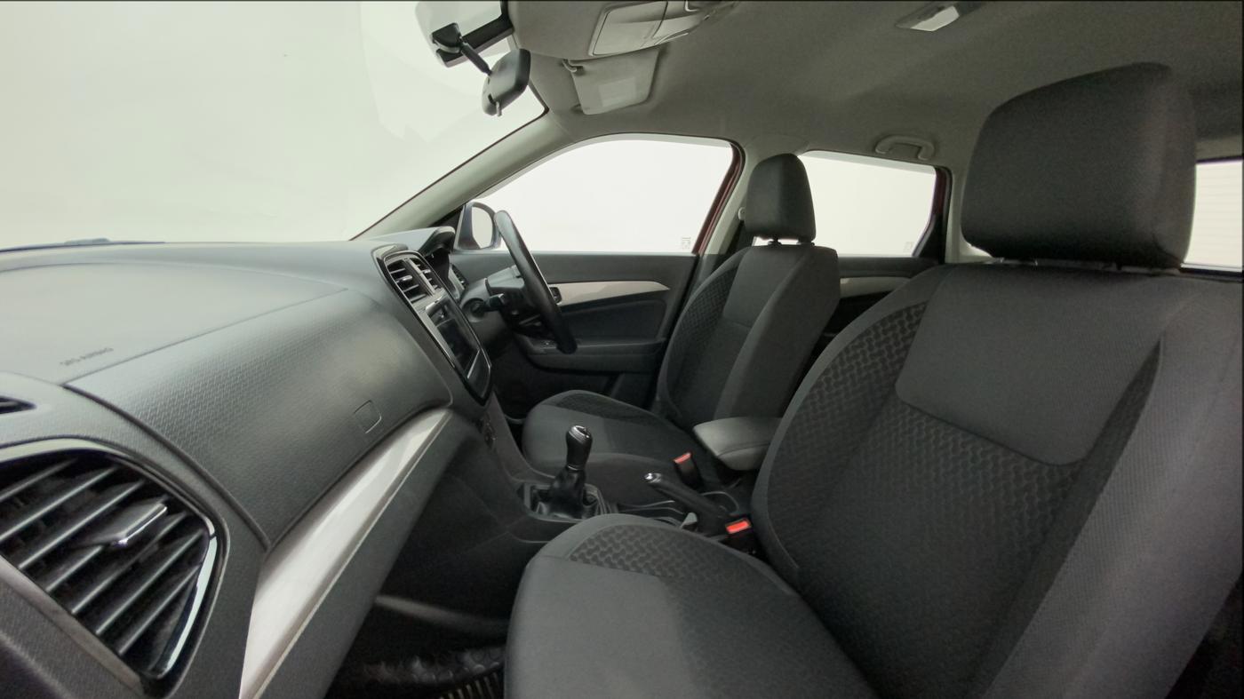 2016 Maruti Vitara Brezza ZDI PLUS DUAL TONE, Diesel, Manual, 55,290 km, Right Side Front Door Cabin